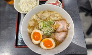 日式豚骨拉面配溏心蛋