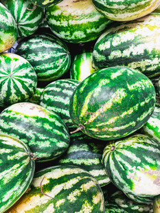 新鲜西瓜堆叠