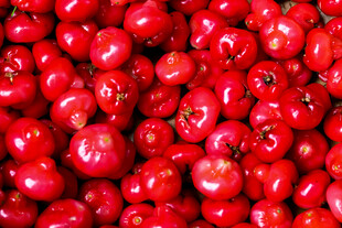 饱满红樱桃特写