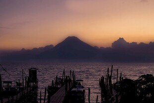 海边日落时分的美丽景致