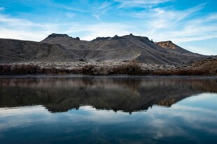 湖光山色的自然美景