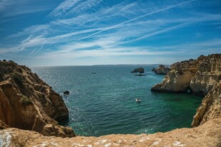 海岸壮丽风光 碧海蓝天