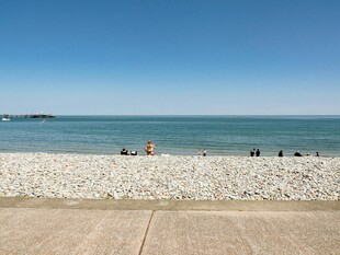 宁静海滩 享受悠闲时光