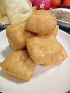 一盘美味的油炸豆腐