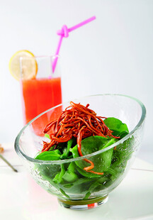 清爽沙拉配果汁