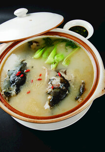 砂锅鱼头煲