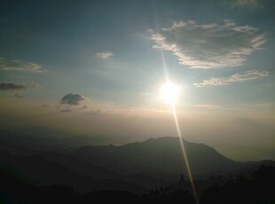 衡山日出时分的壮丽山景