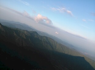 衡山壮丽山景与天边云彩