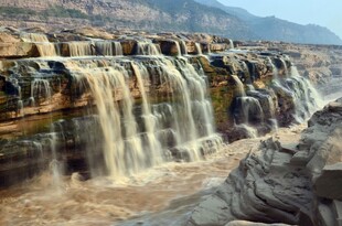 壮观黄河壶口瀑布景观