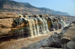 壮观黄河壶口瀑布景观