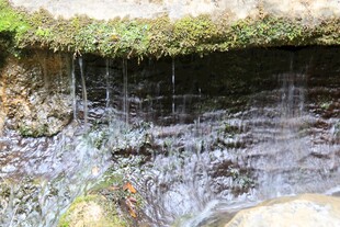 山间小瀑布 灵动水流景