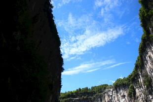 峡谷蓝天美景