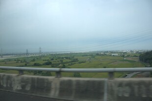 车窗外的田野风光