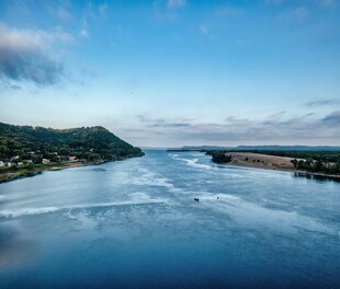 壮丽江河风景图