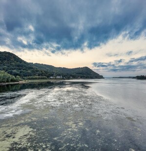 湖畔风云 水波荡漾之景