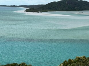 绝美海岛清澈蓝水景观