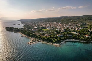 美丽海滨小镇全景风光