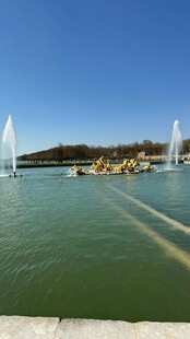 海上帆船航行美景