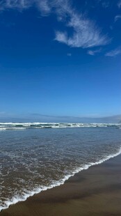海边美景 海浪轻拍沙滩