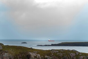 海边景致 远岛与朦胧天空