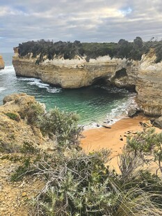 海岸壮丽风光 岩石与碧海