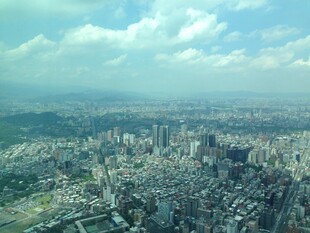 俯瞰繁华都市景观