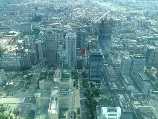 俯瞰繁华都市景观