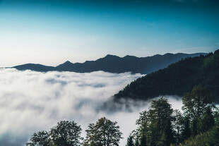 山间云海美景