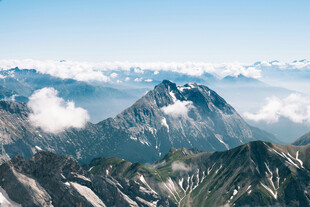 壮丽高山云海景观