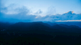 山间云海日出美景