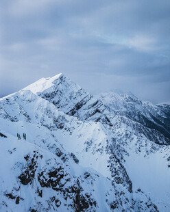 雪山壮丽景观