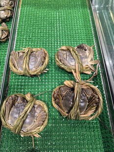 鲜活大闸蟹整齐摆放