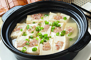 砂锅鲜肉豆腐煲