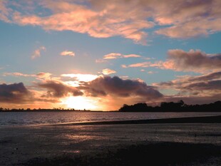 海边壮丽日落美景