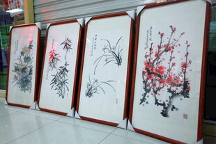 中式水墨花鸟挂画展示