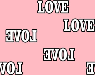 粉色背景上的LOVE字样