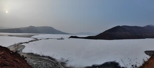 广阔冰雪山川景观