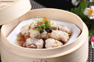 蒸笼里的美味豉汁蒸排骨