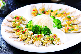 蒜蓉粉丝蒸扇贝美食拼盘