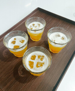 精致芒果酸奶杯饮品