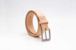 浅棕色简约百搭皮带