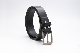 黑色简约皮带