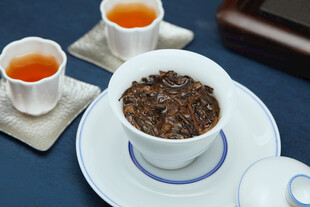 传统中式茶叶与茶饮展示