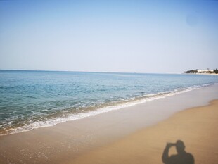 宁静海滩 光影下的美好