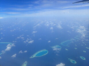 高空俯瞰美丽海岛景观