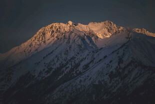 雪山晨曦