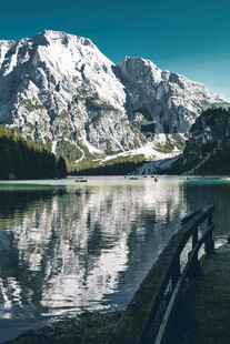 高山湖泊美景