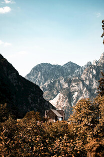 秋日山间美景