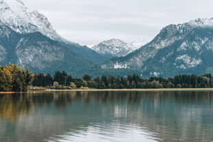 宁静山水湖景自然风光图