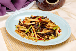 香芹萝卜干炒烟笋